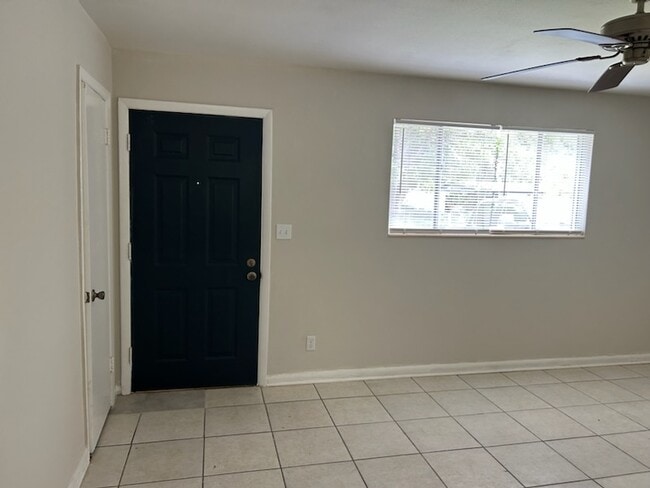 Photo - 6814 Tinkerbell Ln