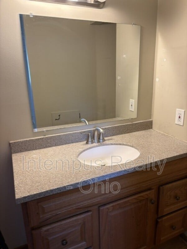 Photo - 7468 Huntington Dr Unit Apt 6