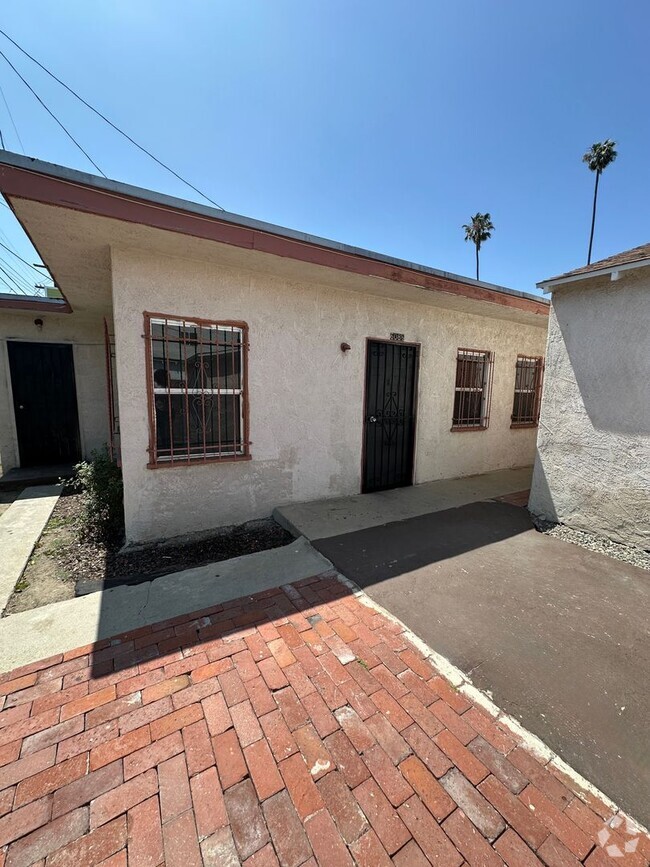 Building Photo - Private unit located at rear of the building Rental