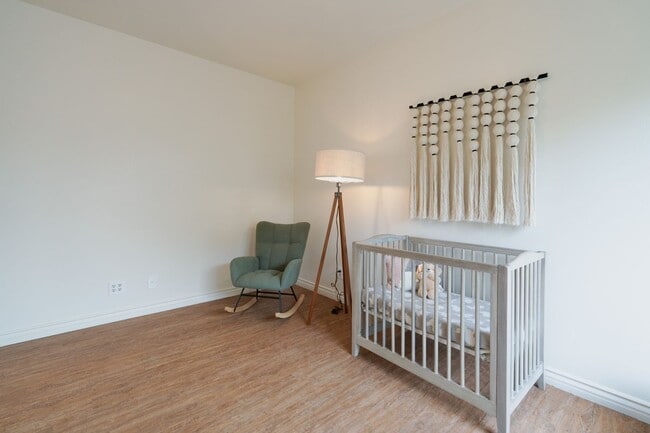 Photo - 2 WEEKS OFF SPECIAL..BEAUTIFUL 4 BED 3 BATH UNIT!!!!!