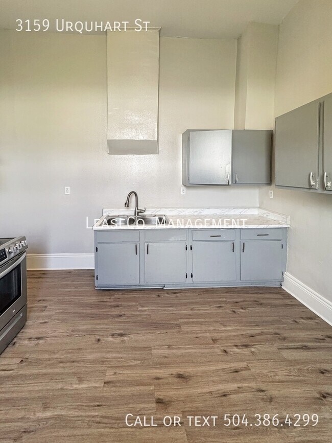 Photo - 3159 Urquhart St