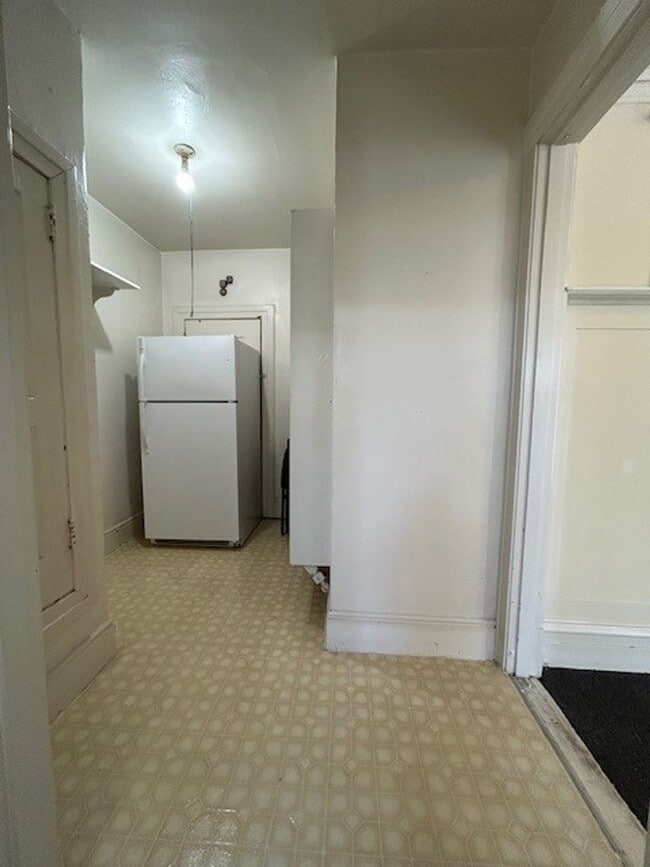Photo - Spacious, Studio , One Bath Unit. Unidad 3