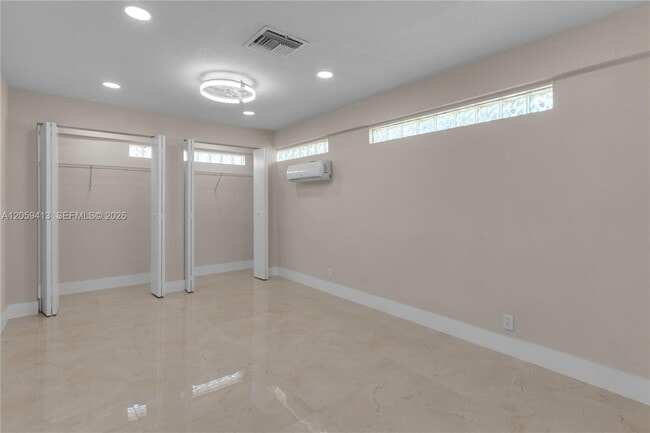 Photo - 378 SW 6th St