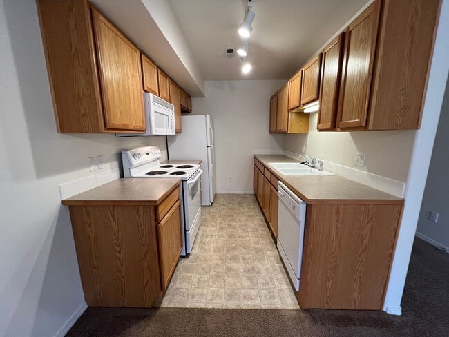 Photo - Spacious 2 Bed, 1.5 Bath in CDA!