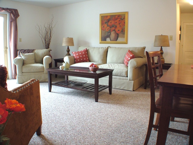 Photo - Hearthstone Village - Senior Living