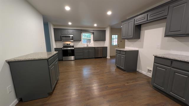 Photo - 1406 Eastus Dr House