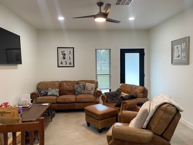 Photo - 2 BEDROOM NEAR LAKE BELTON