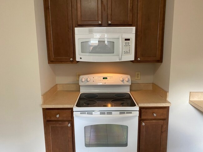 Photo - 1069 Wayburn St Unit 2