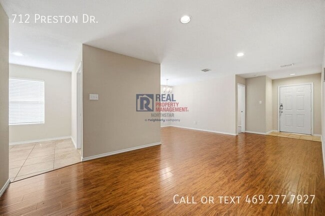 Photo - 712 Preston Dr