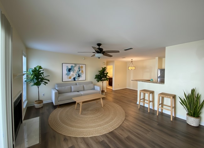 Photo - 635 Granville Ct Unit 635