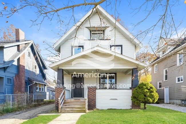 Building Photo - 441 Wildwood Ave