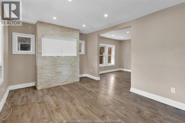 Photo - 1374 Goyeau St