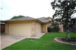 Building Photo - 15518 Town Green Dr