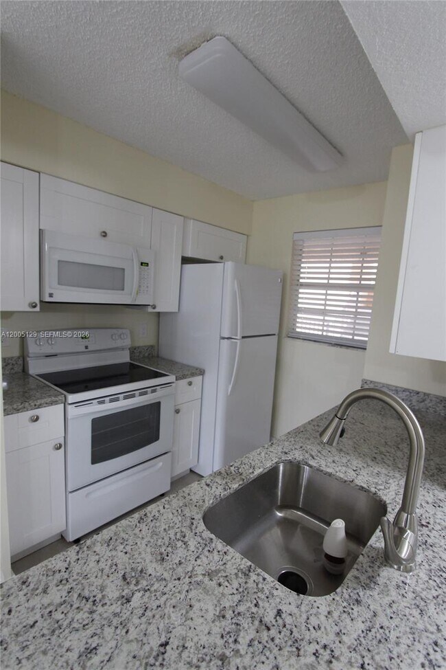 Photo - 2890 N Oakland Forest Dr Unit 204