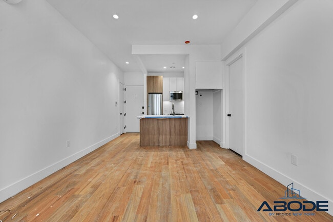 Photo - 433 Sackett St