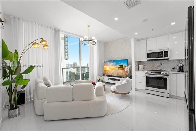 Photo - 300 S Biscayne Blvd