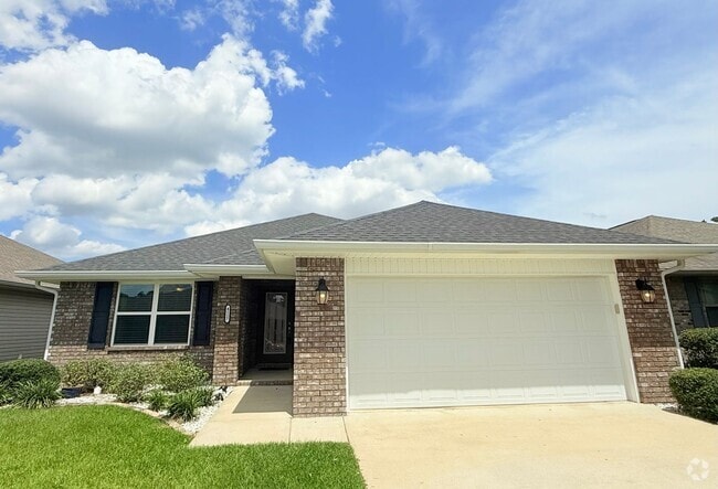 Building Photo - Spacious Home - Ashley Place