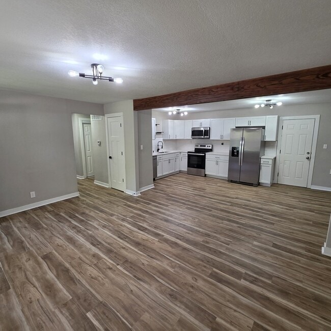 Photo - Beautiful 4 bedrooms and 2 full baths home located on E 113th St in Kansas City, MO