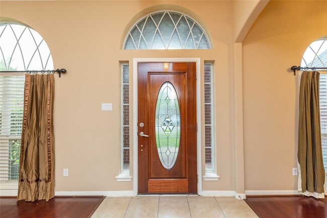 Photo - 2201 Signal Hill Dr