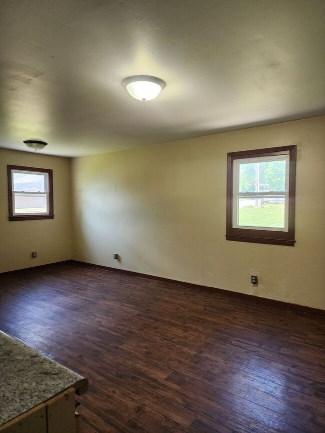 Photo - 4 bedroom 1 bath on corner lot
