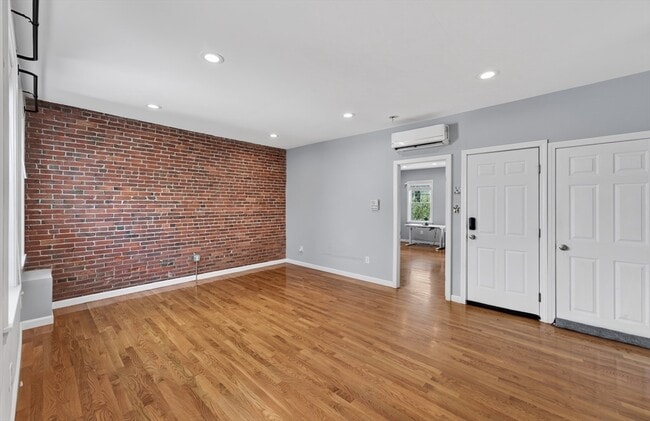 Photo - 353 Sumner St Unit 1A