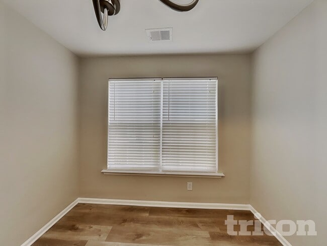 Photo - 110 Kingscreek Dr