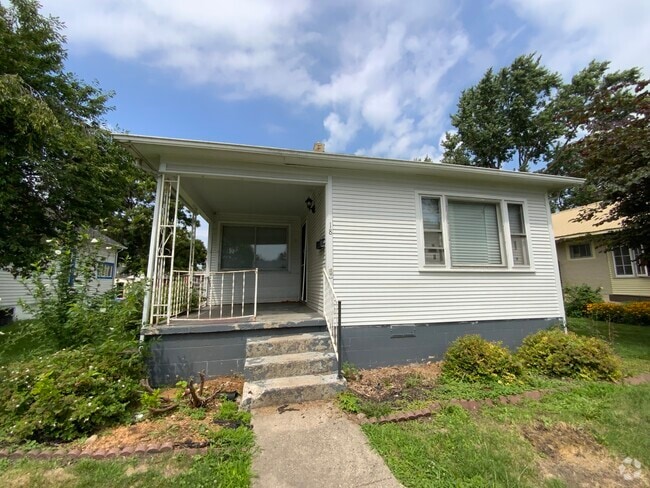 Building Photo - 18 Bremer Ave Rental