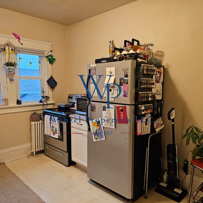 Kitchen - 1215 Marshall St Unit A