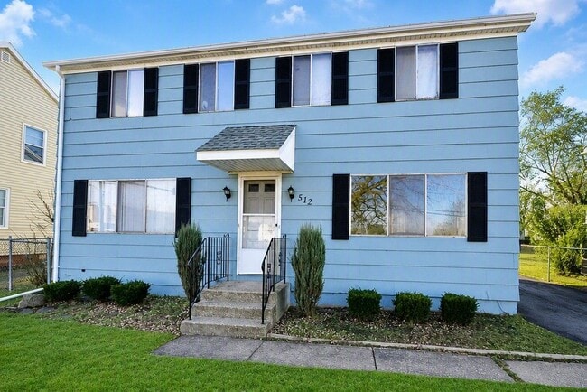 Building Photo - 512 Cayuga Rd Unit Right