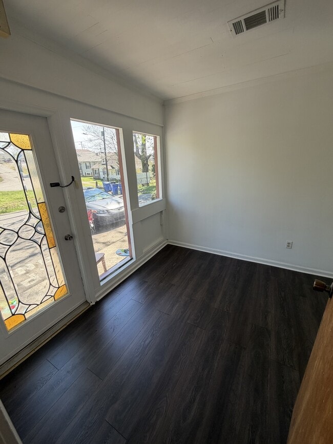 Photo - 609 C St