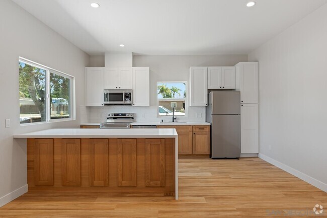 Building Photo - 1489 Fern Ave Unit 1 Rental
