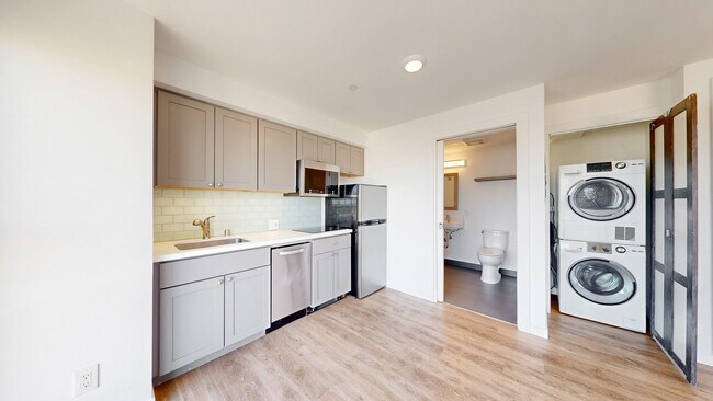 Photo - 1532 Howard St Unit 503