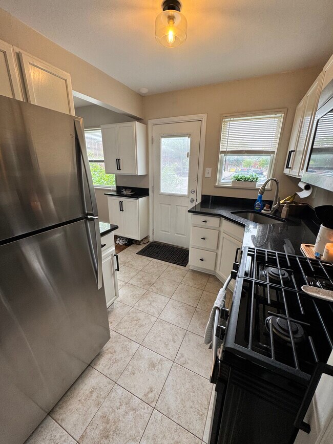 Kitchen 1 - 3324 Coolidge Hwy Unit 48