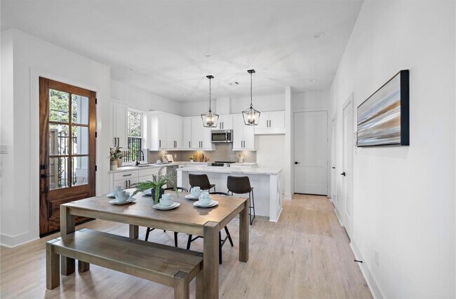 Photo - 6404 Highland Pine Ln