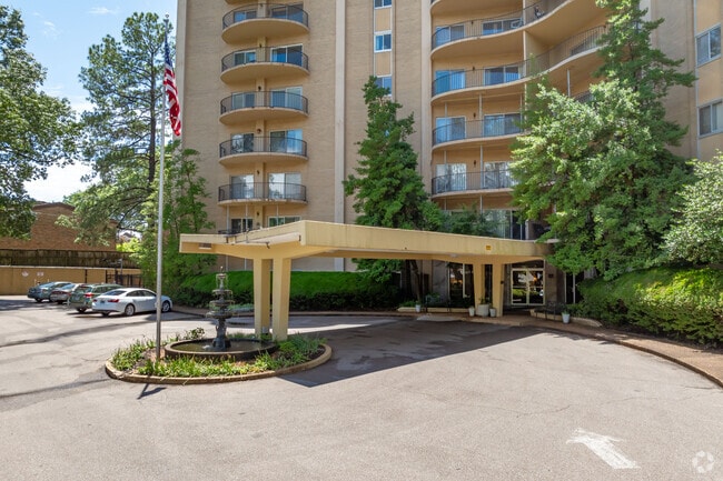 Photo - Fairway Towers