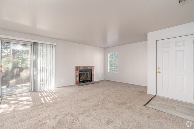 2BR, 2BA - 1,020SF - Living Room - Canyon Creek Apartments
