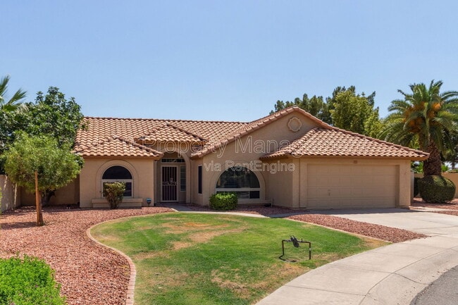 Building Photo - 2381 W Redwood Dr