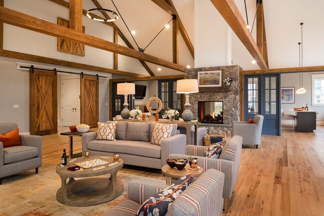 Avana East Main