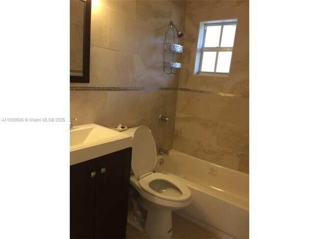 Photo - 5737 Simms St