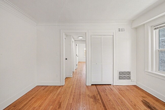 Photo - The Bristol Apartments