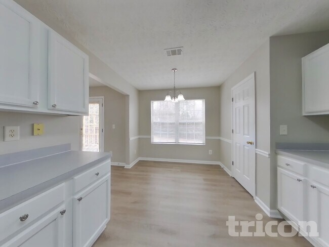 Photo - 1401 Lancaster Ct