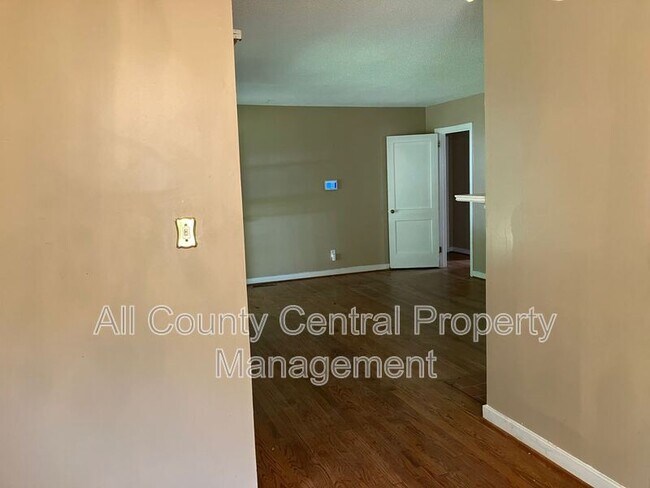 Photo - 520 Belcher Dr