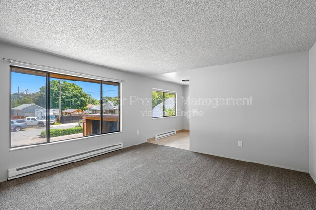 Building Photo - 2628 E Wellesley Ave Unit 1