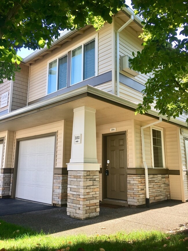 Building Photo - Gorgeous 2BD Condo in Desirable Progress Ridge Location!  High End Finishes, Great View! Unit 204