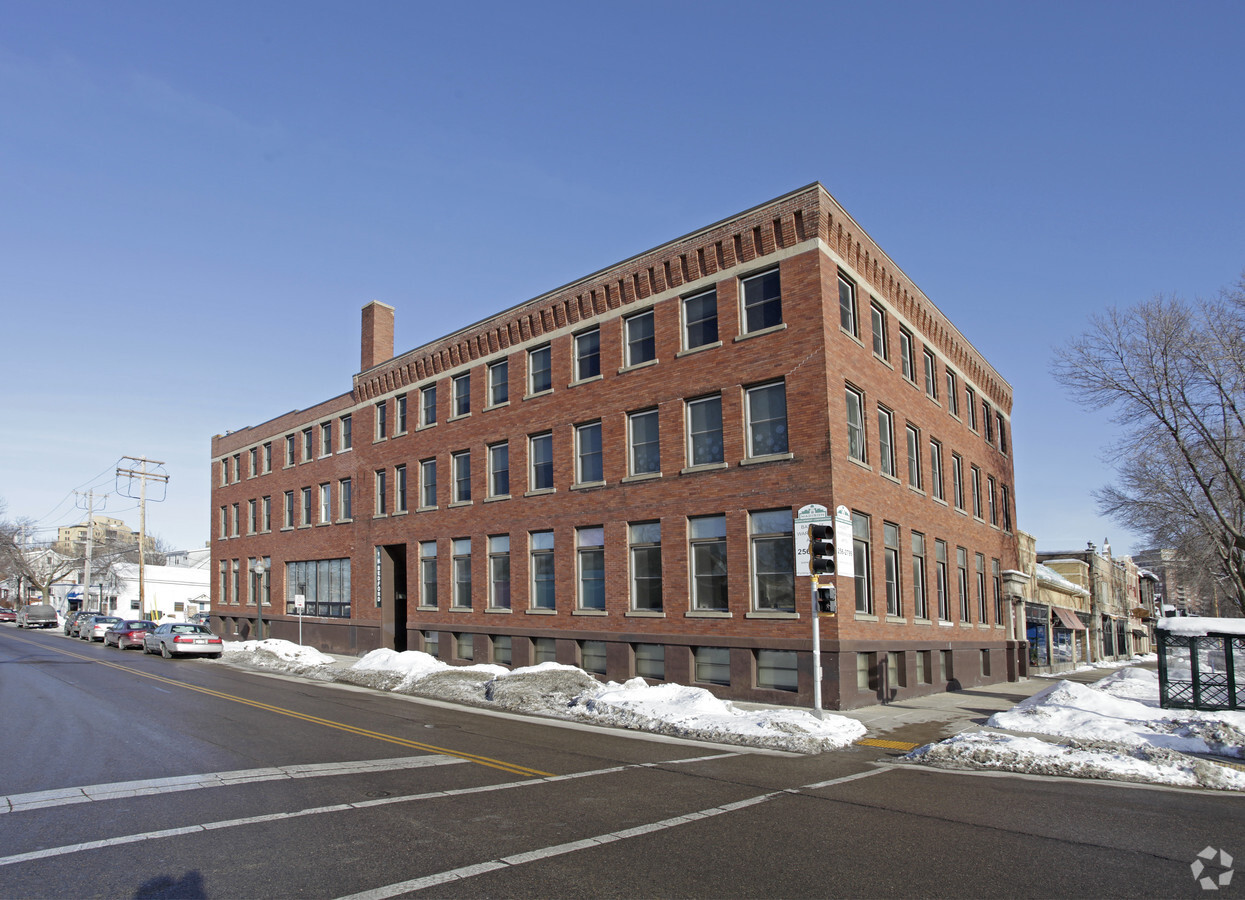 Bassett Warehouse Apartments - Bassett Warehouse Apartments
