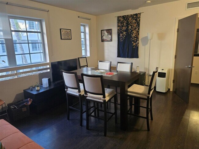 Photo - 435 21st St Unit 209