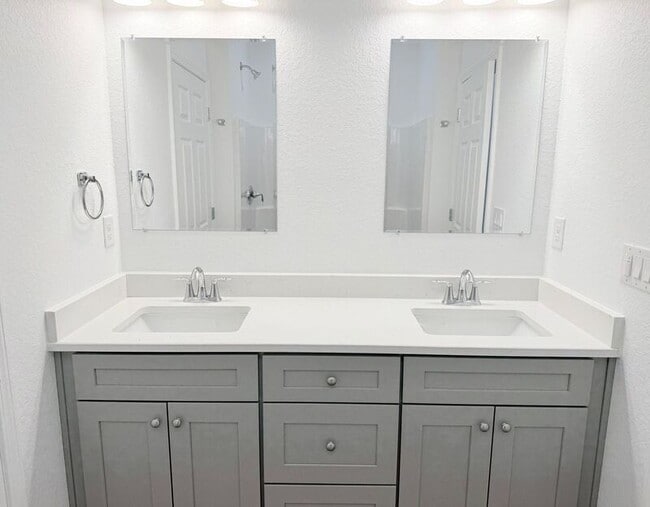 Photo - 3316 Hudson Bend