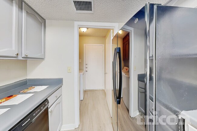 Photo - 7527 Ledgebrook Dr