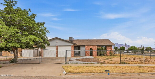 Building Photo - 10837 Gemstone St