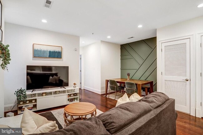 Photo - 3937 Davis Pl NW Unit 1